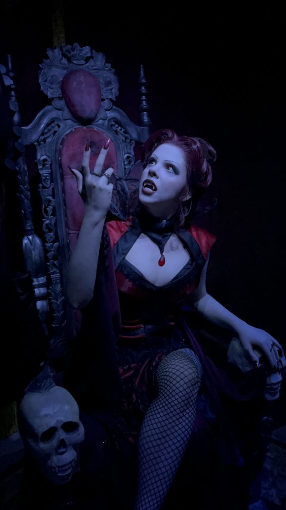 the vampire queen at universal horror unleashed